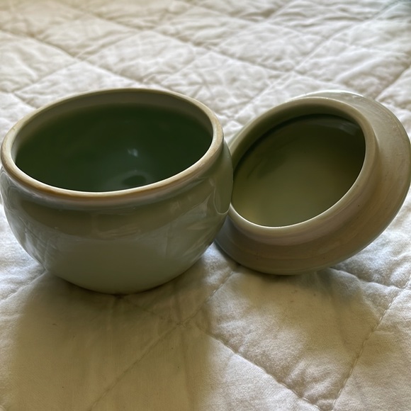 Moss/minty  green small covered trinket container - Picture 2 of 6